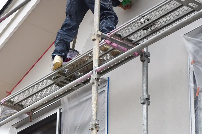 外壁のひび割れは放置して大丈夫?見逃すと危険なサインとは